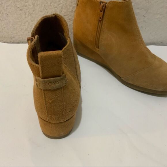 TOMS Youth Suede Wedge Booties size 1.5 - Picture 5 of 11